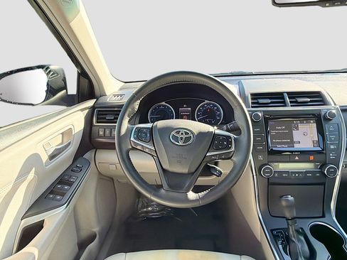 Used 2017 Toyota Camry XLE w/ Moonroof Package image 16