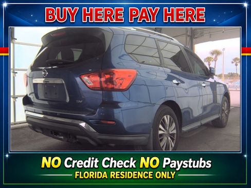 Used 2017 Nissan Pathfinder SV w/ Trailer Tow Package FWD image 3