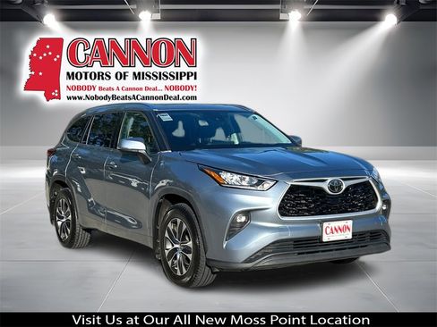 Used 2020 Toyota Highlander XLE image 8