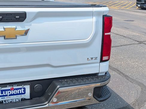 Used 2024 Chevrolet Silverado 2500 LTZ w/ LTZ Convenience Package AWD/4WD image 7