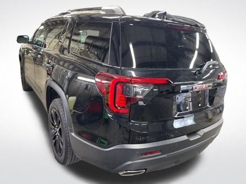 Used 2023 GMC Acadia SLT w/ Elevation Edition image 6