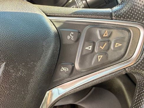 Used 2020 Chevrolet Equinox LT FWD image 22