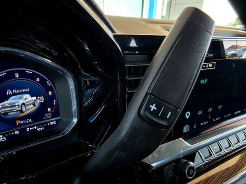 Used 2025 Chevrolet Silverado 1500 LT AWD/4WD image 34