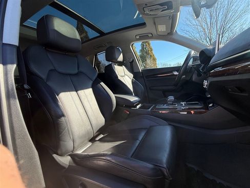 Used 2018 Audi Q5 2.0T Premium Plus w/ Premium Plus Package image 27