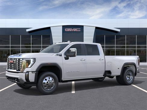 New 2025 GMC Sierra 3500 Denali w/ Denali Reserve Package image 2