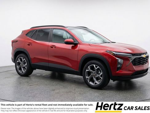 Used 2025 Chevrolet Trax LT w/ LT Convenience Package FWD image 1