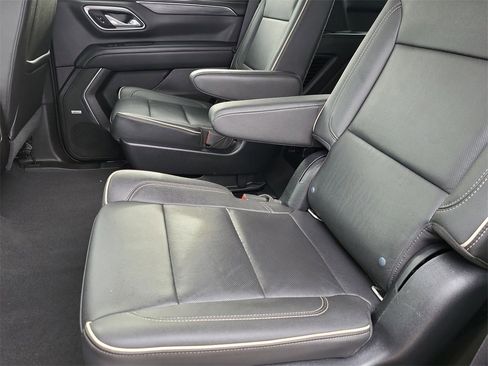 Used 2021 GMC Yukon SLT w/ SLT Premium Package image 14