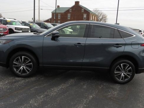 Used 2022 Toyota Venza LE image 13