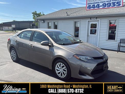 Used 2017 Toyota Corolla LE FWD image 1