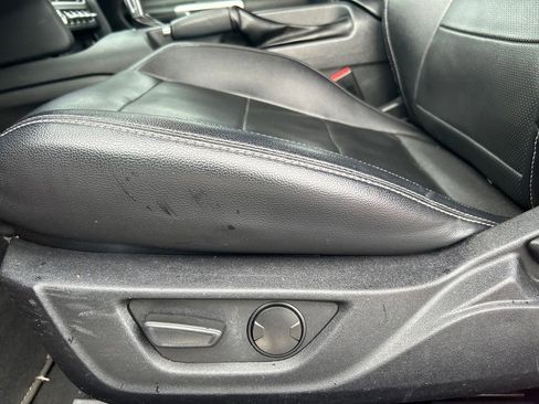 Used 2022 Ford Mustang Premium image 19