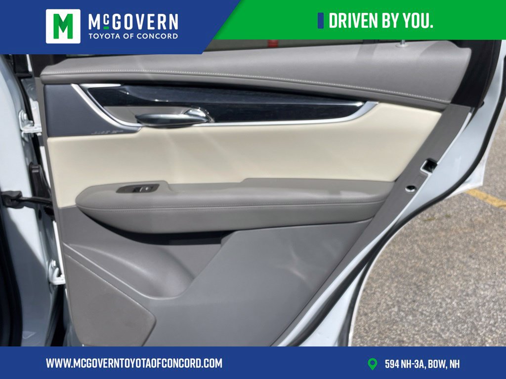Used 2025 Cadillac XT6 Premium Luxury AWD/4WD image 36