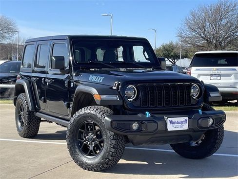 Used 2024 Jeep Wrangler Unlimited image 2
