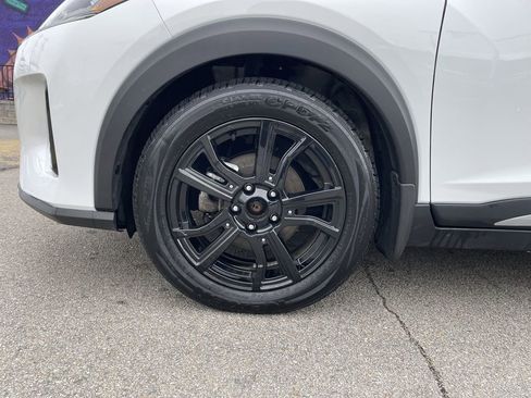 Used 2023 Nissan Kicks SR w/ SR Premium Package FWD image 9