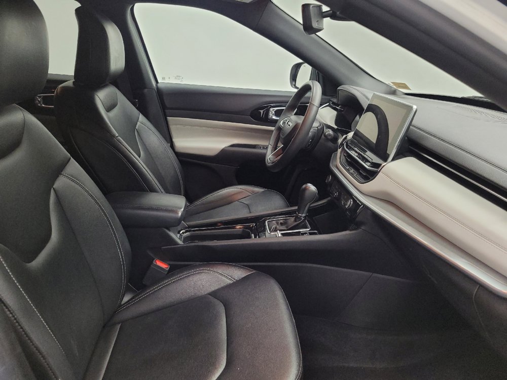 Used 2025 Jeep Compass Limited AWD/4WD image 21