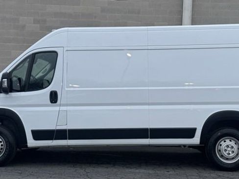 Used 2025 RAM ProMaster 2500 w/ Convenience Group image 3
