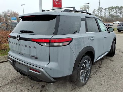 New 2026 Nissan Pathfinder Platinum image 3
