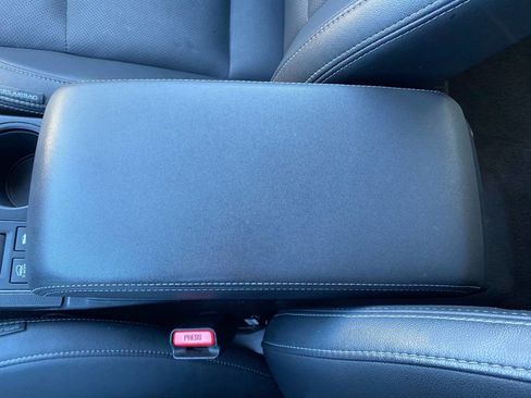 Used 2016 Subaru Outback 3.6R Limited image 19