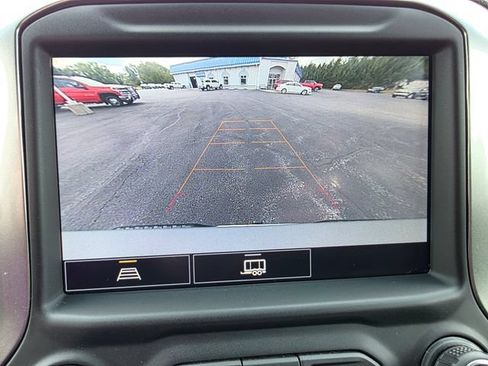 Used 2021 Chevrolet Silverado 1500 LT AWD/4WD image 33
