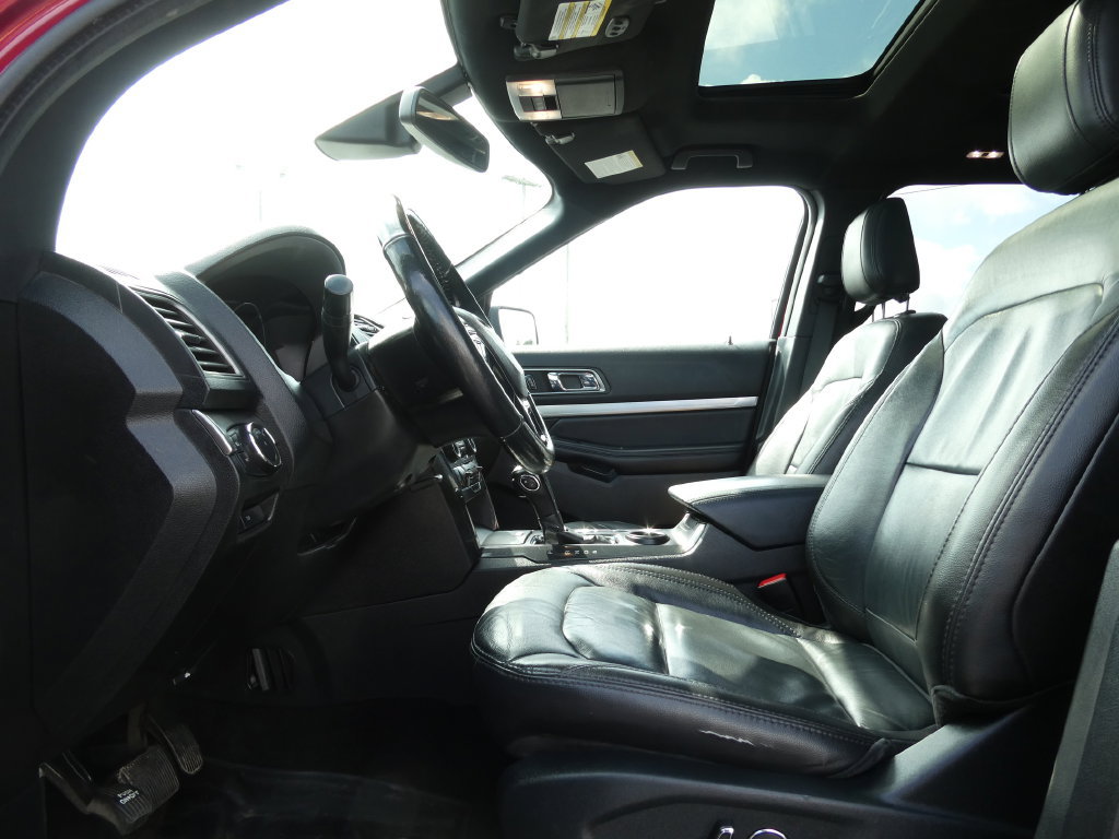 Used 2018 Ford Explorer XLT w/ Equipment Group 202A FWD image 23