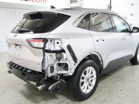Used 2020 Ford Escape SE image 6