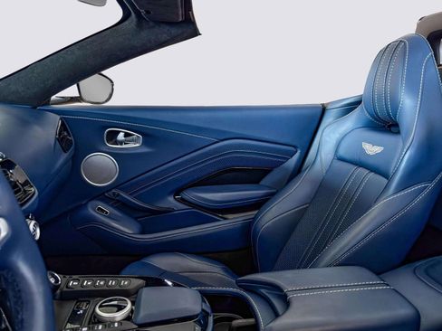 Used 2023 Aston Martin V8 Vantage Roadster image 17