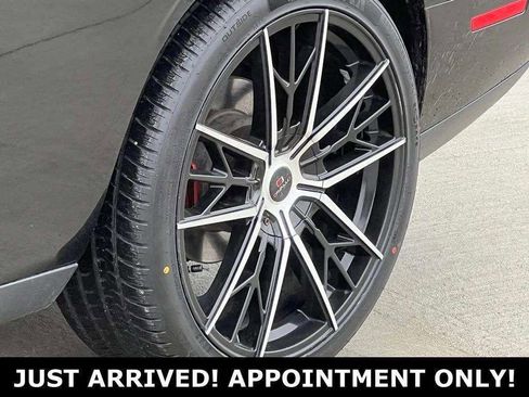 Used 2016 Dodge Challenger R/T w/ Blacktop Package RWD image 33
