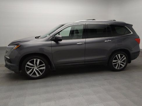 Used 2017 Honda Pilot Touring image 2