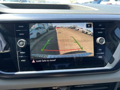 Certified 2023 Volkswagen Taos SE w/ Panoramic Sunroof Package image 13