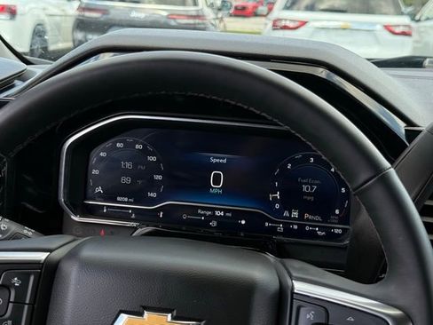 Used 2025 Chevrolet Silverado 1500 LT image 8