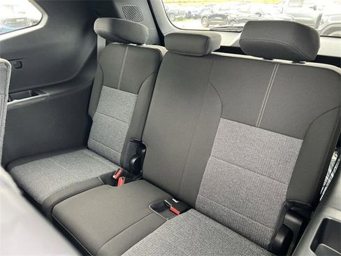 New 2026 GMC Acadia Elevation image 28