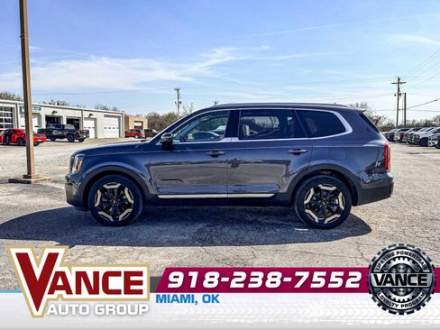 Used 2023 Kia Telluride S w/ S Sunroof Package AWD/4WD image 4