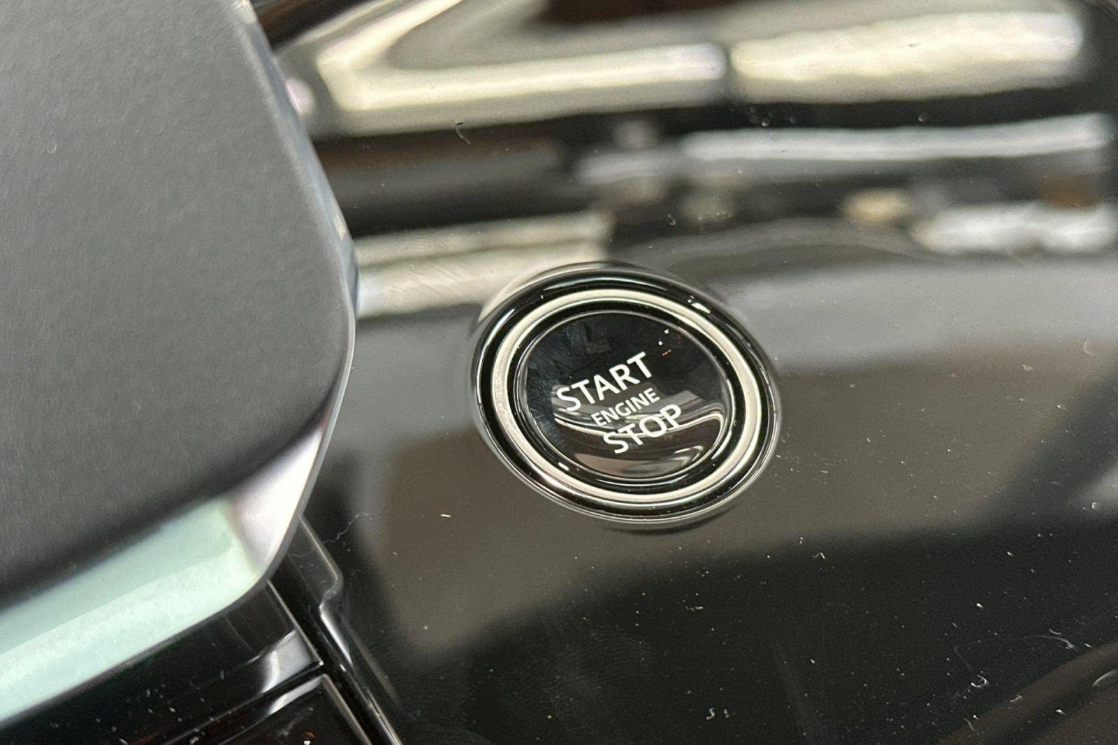 New 2026 Land Rover Range Rover Sport Dynamic SE AWD/4WD image 17