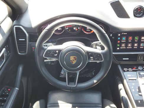 Used 2022 Porsche Cayenne image 21