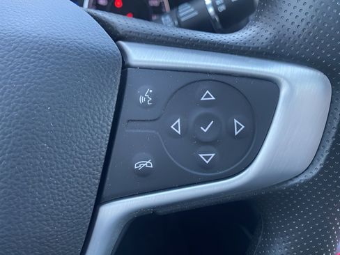 Used 2023 GMC Acadia SLE w/ Driver Convenience Package image 17