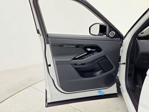 New 2025 Land Rover Range Rover Evoque S image 27