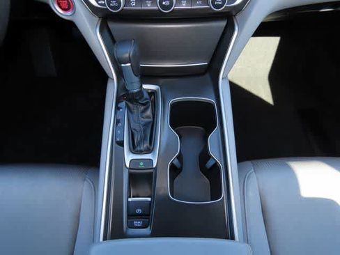 Used 2018 Honda Accord LX image 21