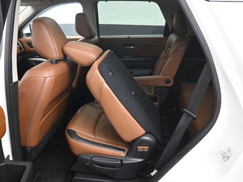 Used 2023 Nissan Pathfinder Platinum AWD/4WD image 31