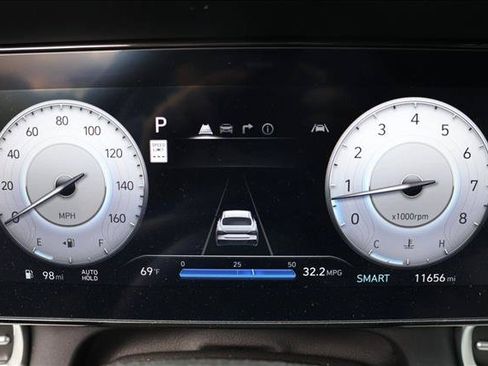 Used 2024 Hyundai Elantra Limited FWD image 13