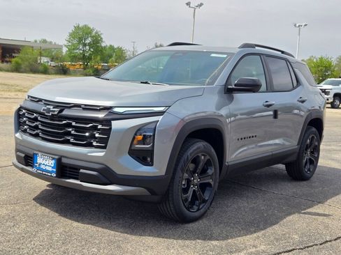 New 2026 Chevrolet Equinox LT w/ Convenience Package II FWD image 3