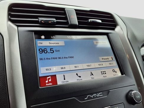 Used 2019 Ford Fusion SE image 14