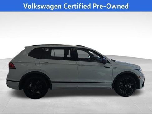 Certified 2023 Volkswagen Tiguan SE R-Line image 10