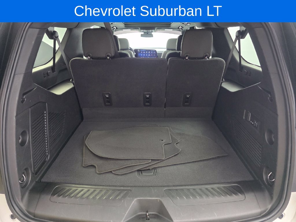 Used 2025 Chevrolet Suburban LT w/ Comfort Package RWD image 17