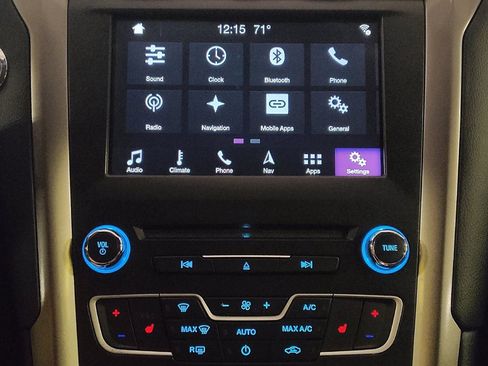 Used 2018 Ford Fusion SE w/ Fusion SE Technology Package image 25