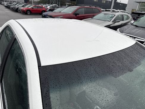 Used 2014 Toyota Camry L image 7