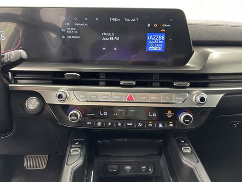Certified 2023 Kia Telluride S w/ S Sunroof Package AWD/4WD image 21