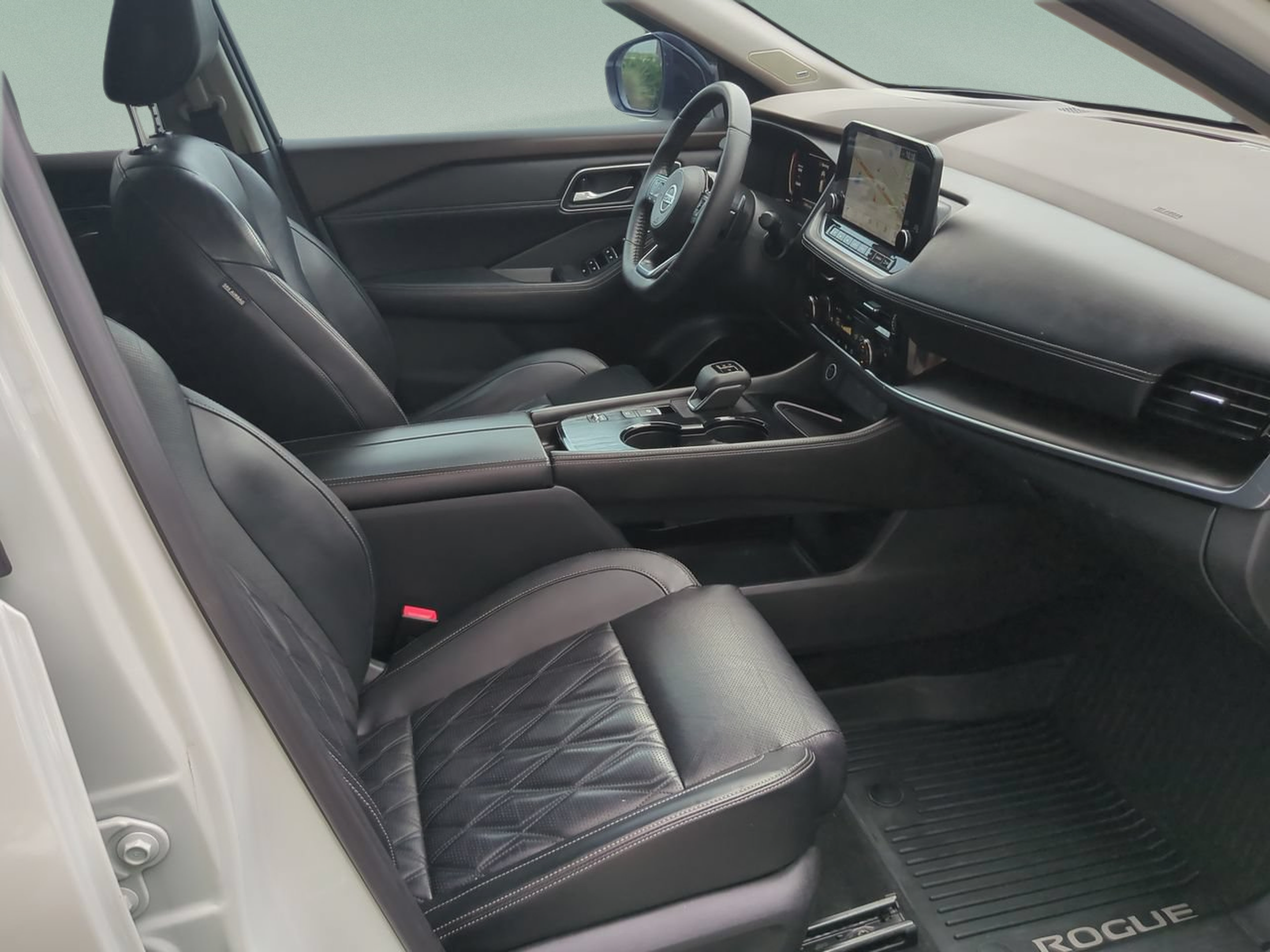 Used 2021 Nissan Rogue Platinum FWD image 19