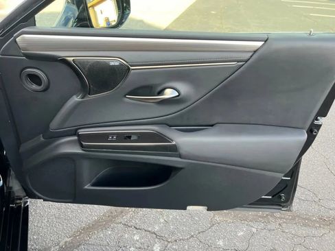 Used 2019 Lexus ES 350 F Sport w/ Accessory Package image 17