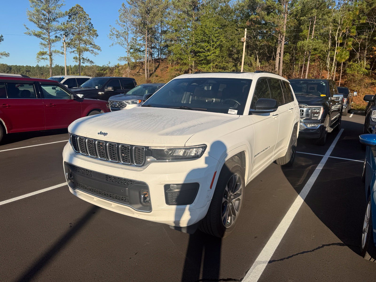 Used 2021 Jeep Grand Cherokee L Overland w/ Luxury Tech Group IV AWD/4WD image 3
