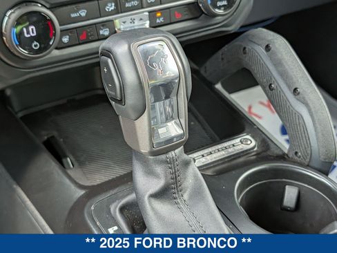 Used 2025 Ford Bronco Badlands AWD/4WD image 62