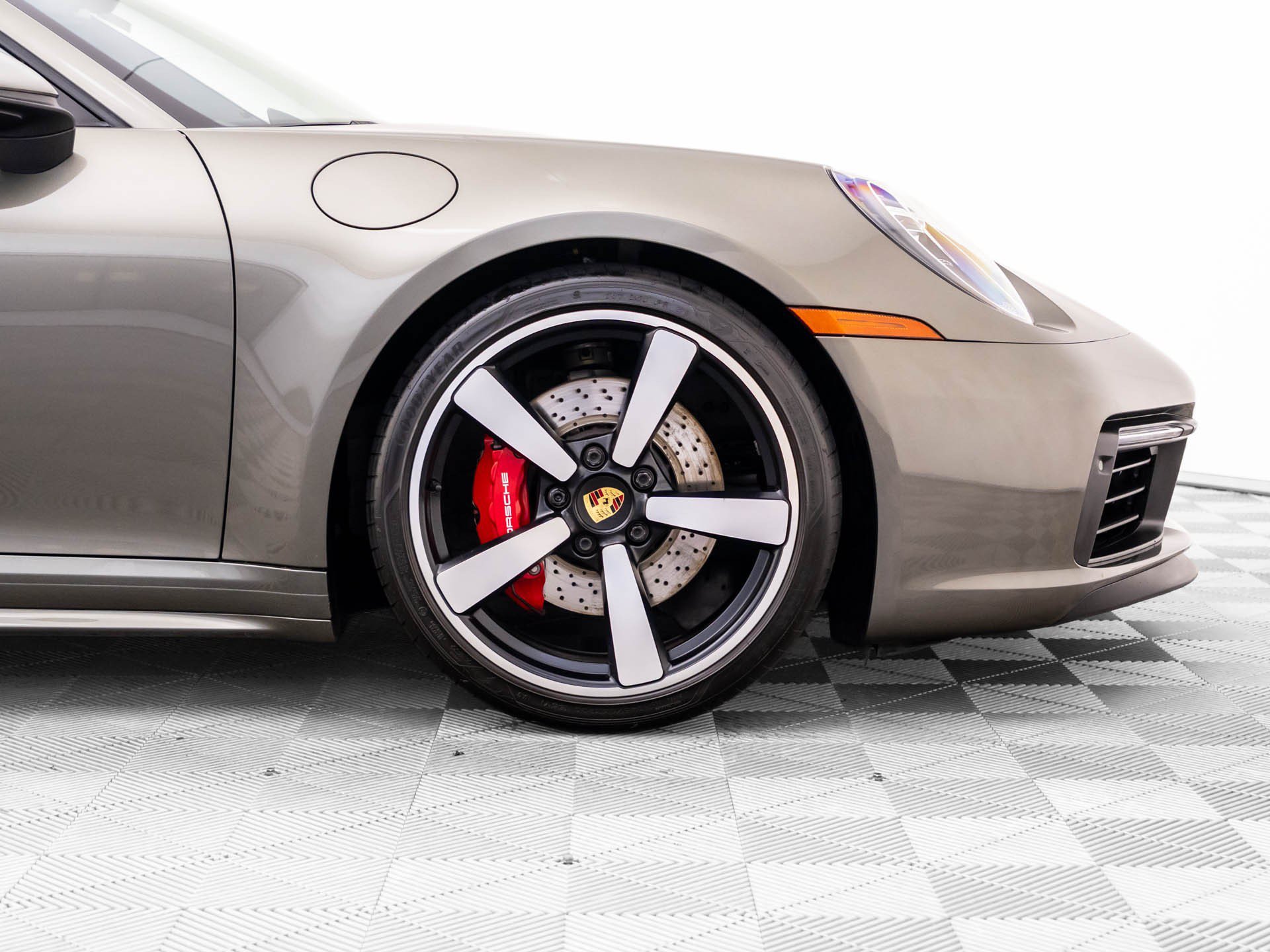 Certified 2020 Porsche 911 Carrera 4S AWD/4WD image 30